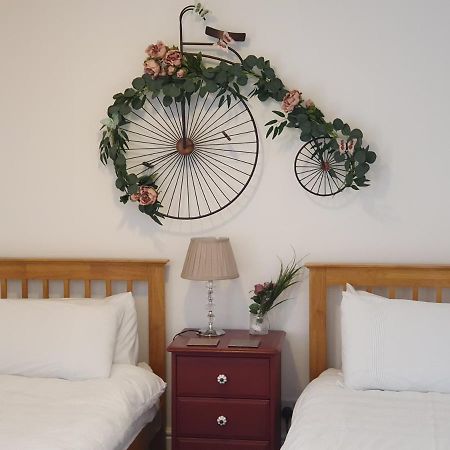 Chartwell Retreat Apartment Whitby Bagian luar foto