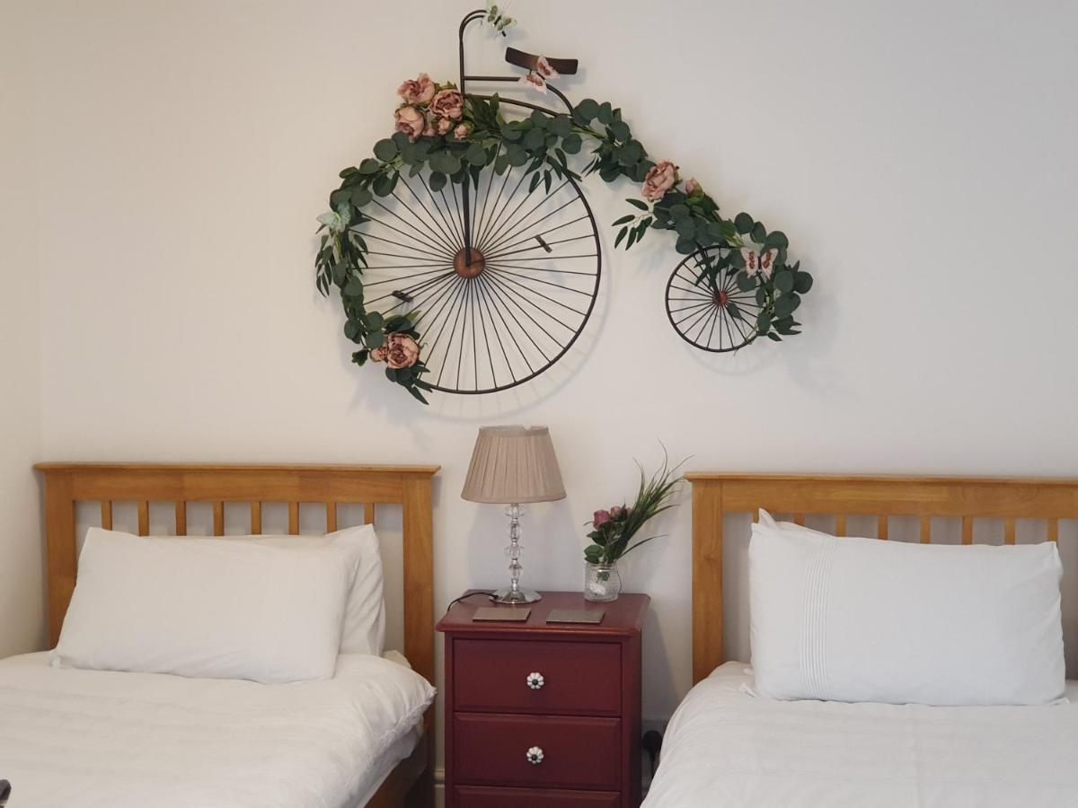 Chartwell Retreat Apartment Whitby Bagian luar foto